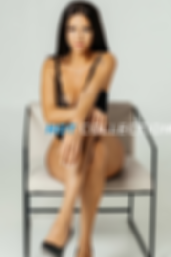 Brown  hair london escort Charoite located in Earl's Court picture 7