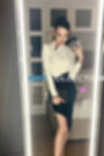 Brown  hair london escort Canva located in High Street Kensington picture 8