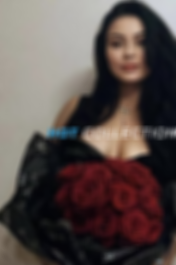 Brown  hair london escort Kizzy located in Fulham Broadway picture 5
