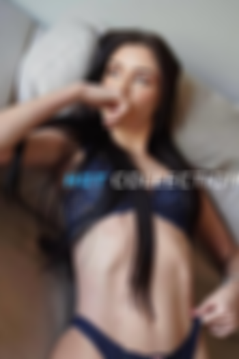 Brown  hair london escort Riffera located in Earl's Court picture 15