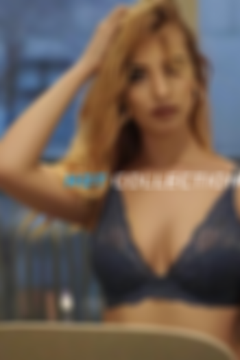 Blonde hair london escort Wave located in West Brompton picture 3
