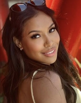 Brown hair london escort Narayana located in West Kensington